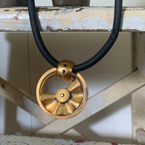 Elegant Gold Pendant Necklace